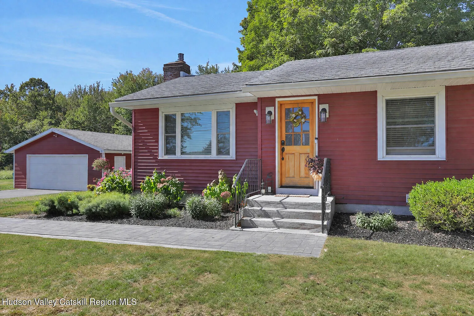 489 Forest Road photo 1