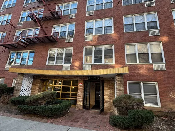 1580 East 13th Street 7G image 1 of 2