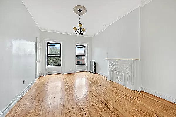 1st image of 49 Jefferson Ave #2