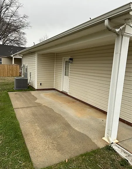 708 E Catawba St — Photo 9