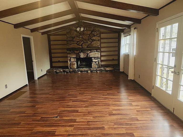 209 Knoll Crest Dr — Photo 10