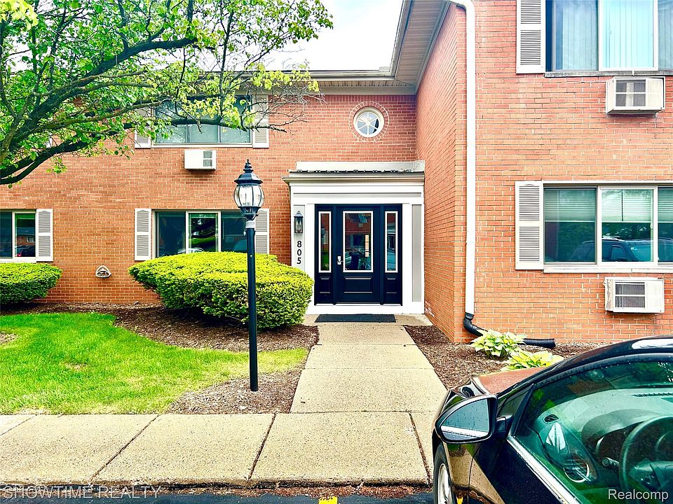 1st image of 805 Plate St Unit 207