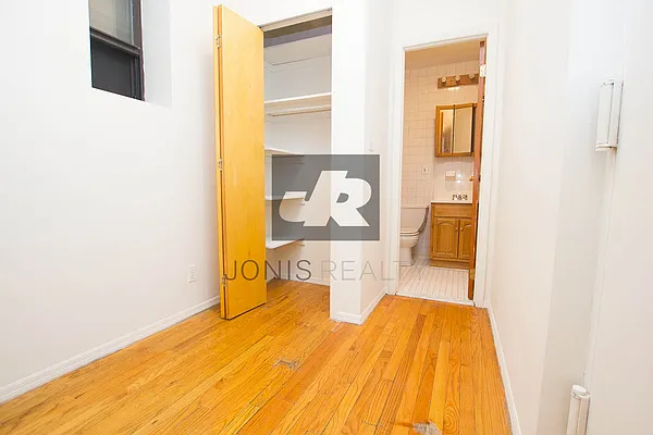 Rented by Jonis Realty | media 16