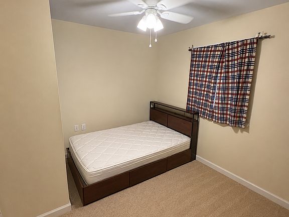 4th image of 1340 W King St #202