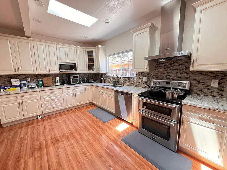 14165 Saratoga Sunnyvale Rd — Photo 7