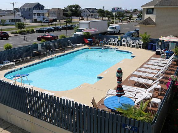 2nd image of 1919 Bay Blvd APT A16
