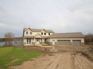 507 Island View Cir, Neosho, WI 53059