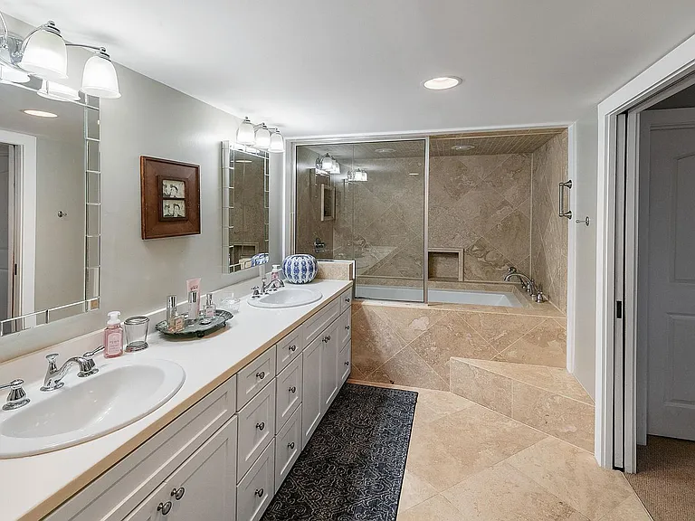 535 Locust St #303 — Photo 16