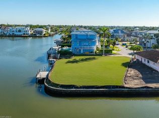 231 Trade Winds AVE, NAPLES, FL 34108