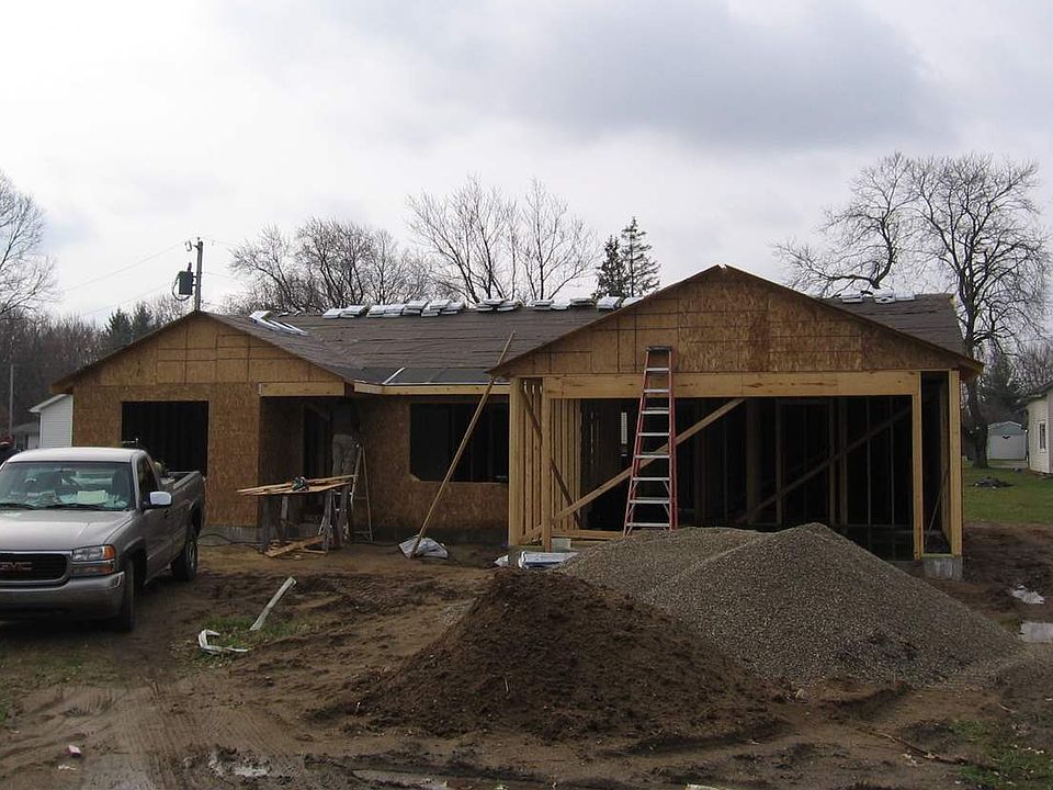 2nd image of 506 W Lewis St