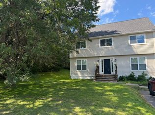 2 Sugartree Ln, Essex Junction, VT 05452