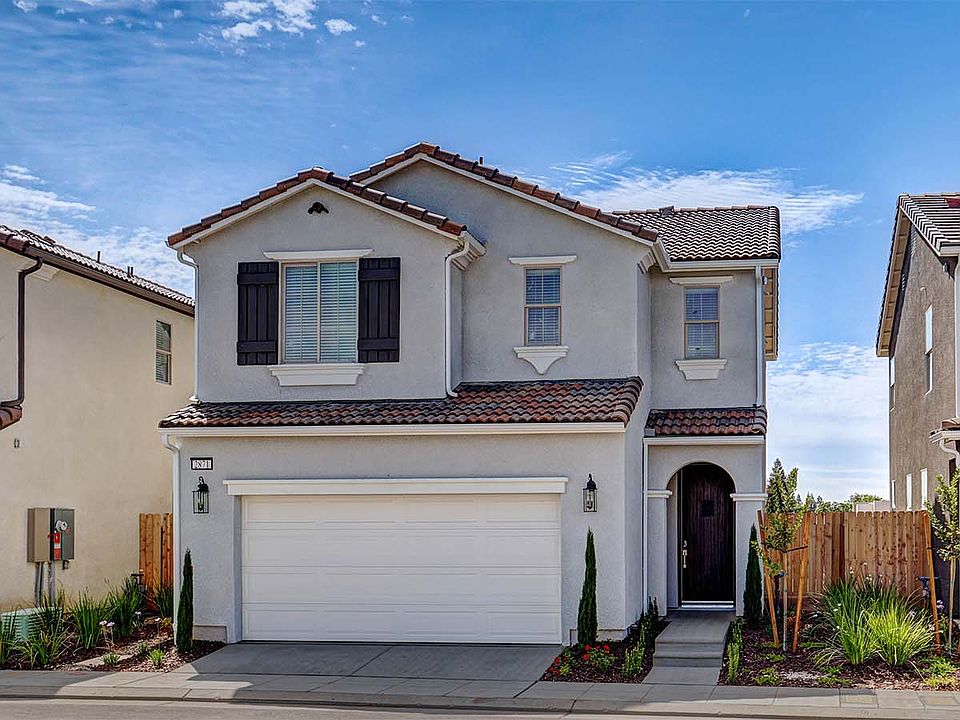 Canvas 2 - Spanish Exterior