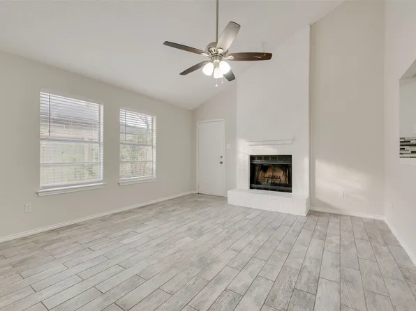935 Potomac Dr, Lancaster, TX 75134