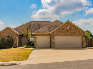 410 Asboth Dr, Centerton, AR 72719