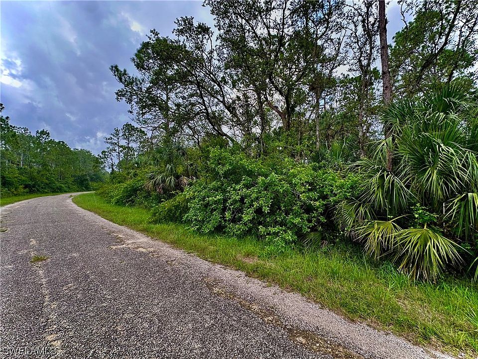 2nd image of 1939 Roderick Ln