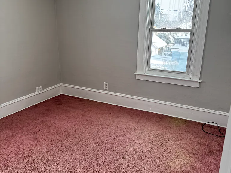 147 Newton Ave — Photo 4