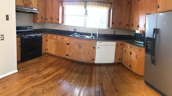 4th image of 939 Cortlandt St