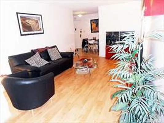 Sold by Madeleine Realty Ltd. | media 32