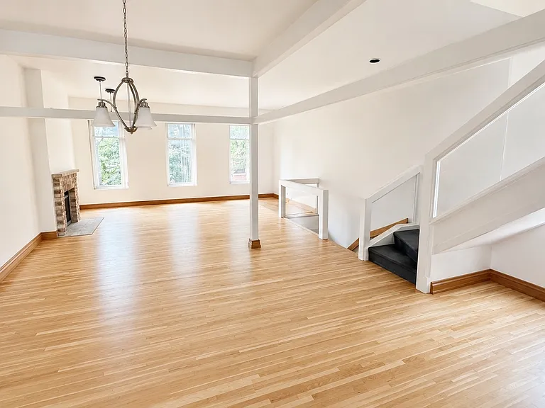 534 W Dickens Ave #2 — Photo 11