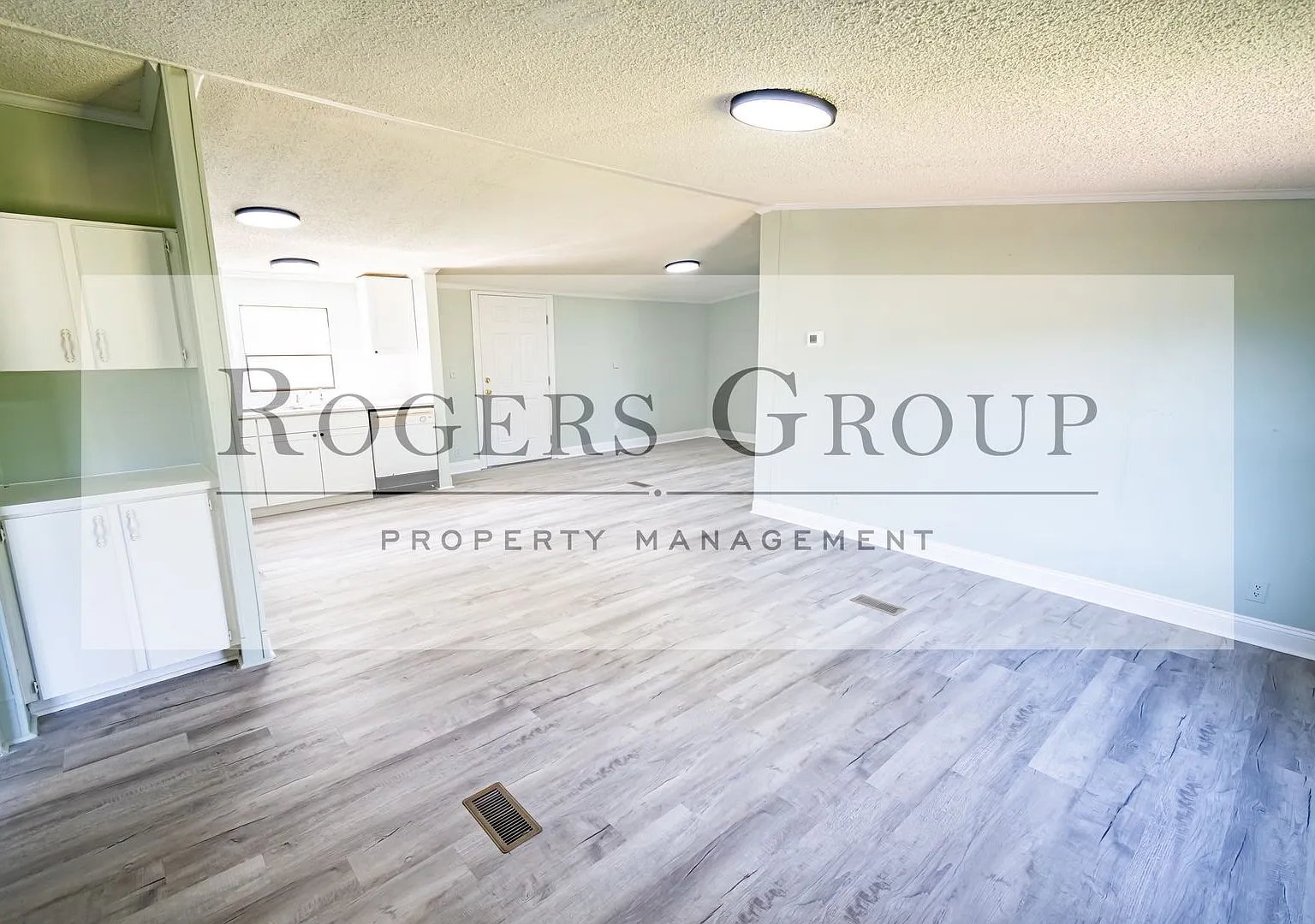 3 bed, 2.0 bath, 1300 sqft, $1,495 — Photo 2