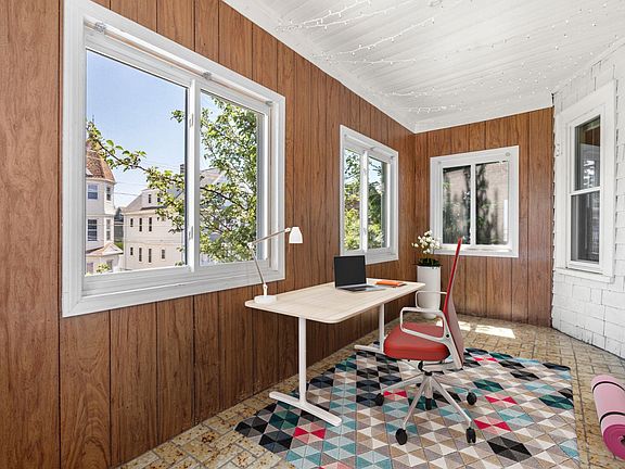 4th image of 41 Medford St #2