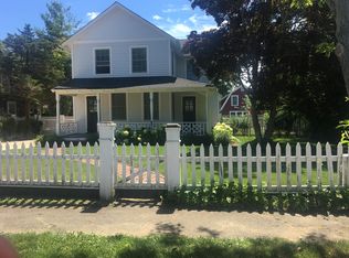20 Bell St, Bellport, NY 11713