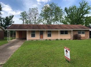 2605 McArthur Dr, Columbus, MS 39705