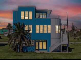 18511 Shaman Dr, Galveston, TX 77554