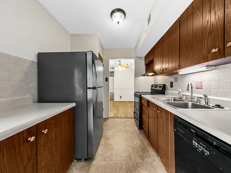 11166 Whispering Oaks Dr — Photo 31