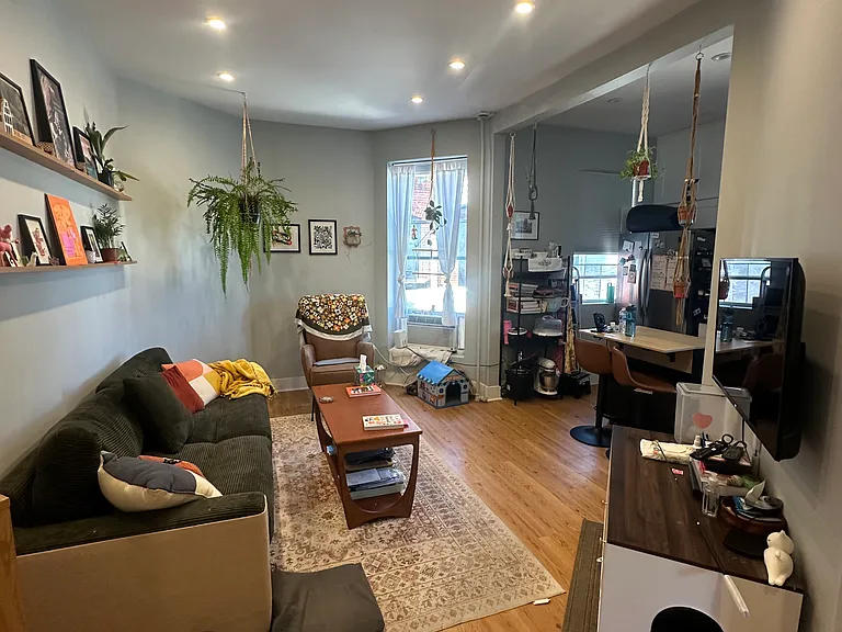 251 S Saint Clair St #8 — Photo 1