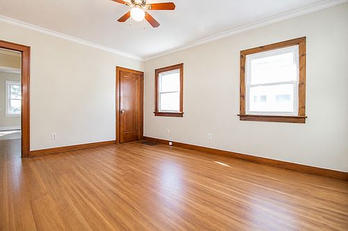 4th image of 1467 Crestwood Rd