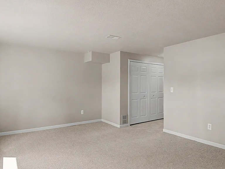 43018 Burlington Dr — Photo 25