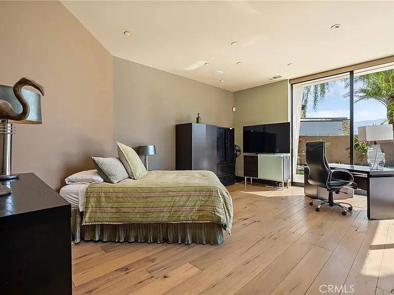 68 Royal Saint Georges Way — Photo 27