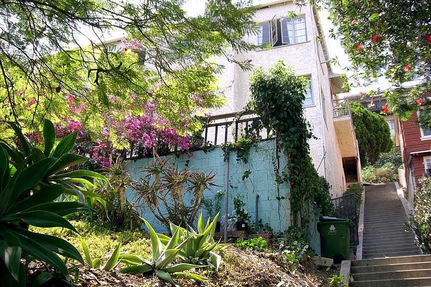 2nd image of 1754 Redesdale Ave
