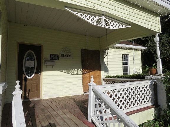 5th image of 1930 Green Ave
