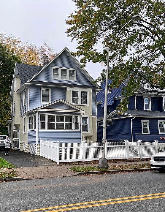 2nd image of 122 Sanford St