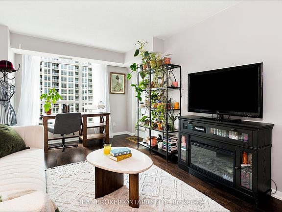 3rd image of 215 Fort York Blvd #1312