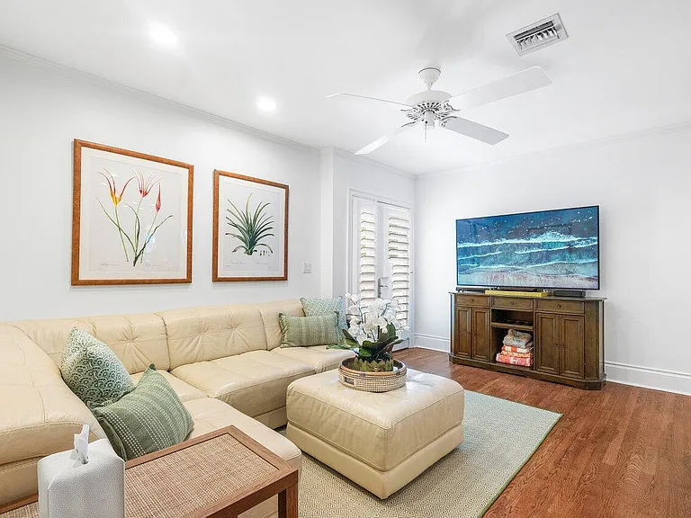 240 Miraflores Dr — Photo 6