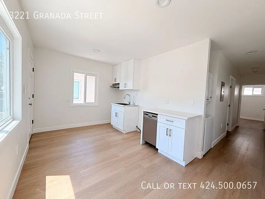 3221 Granada St