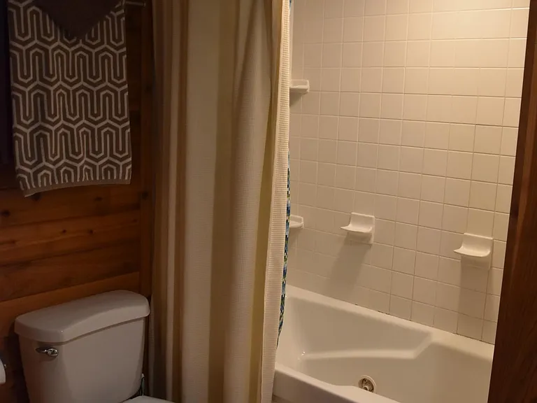 Jett tub in Bathroom