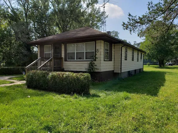 270 Burton St, Benton Harbor, MI 49022