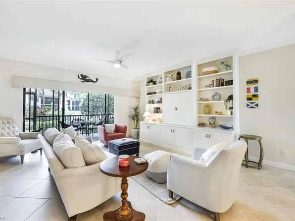 611 Serendipity Dr #611, Naples, FL 34108