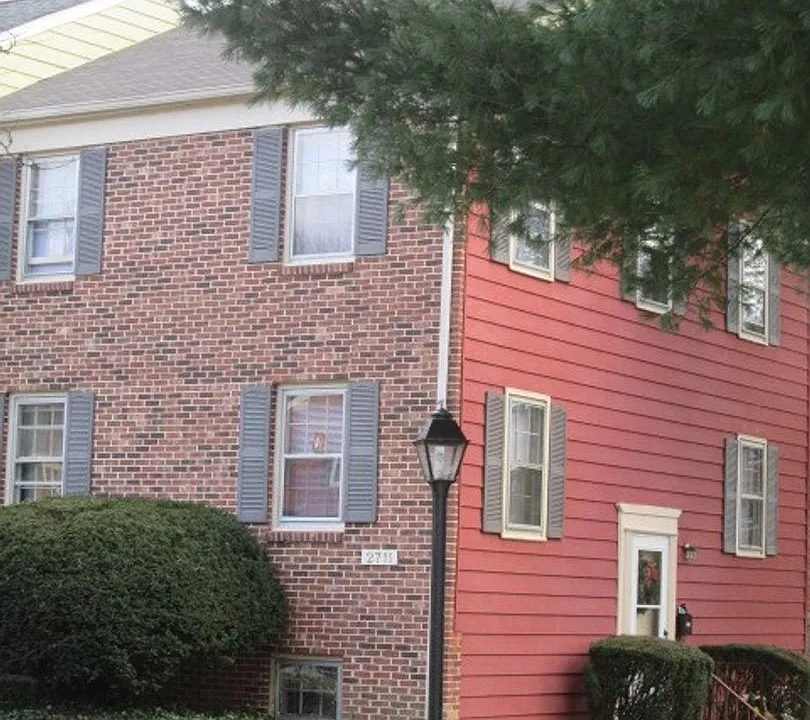 2711 Newton Ct