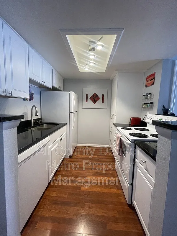 Building Photo - 14454 E Colorado Dr #203