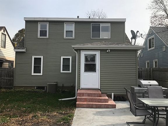 4th image of 4927 Oliver Ave N