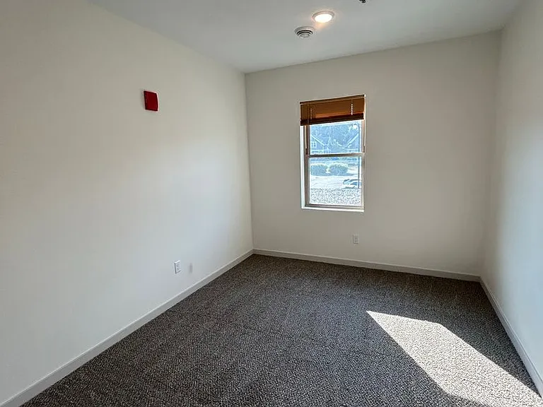 101 Main St S #207 — Photo 5