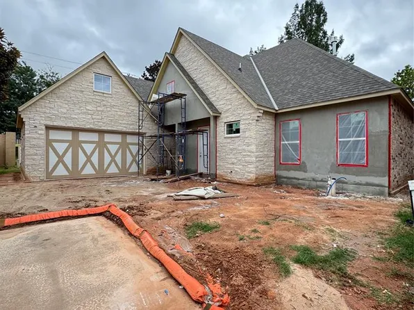 909 Villas Creek Dr, Edmond, OK 73003