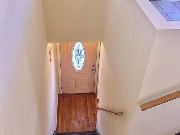 4th image of 21943 143rd Ave #2