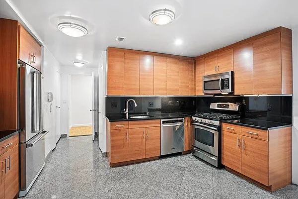 Rented by Douglas Elliman | media 27