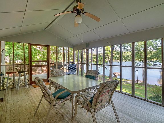 4th image of 2208 Singleton Creek Rd